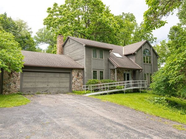 37 Freshfield, Fairport, NY 14450