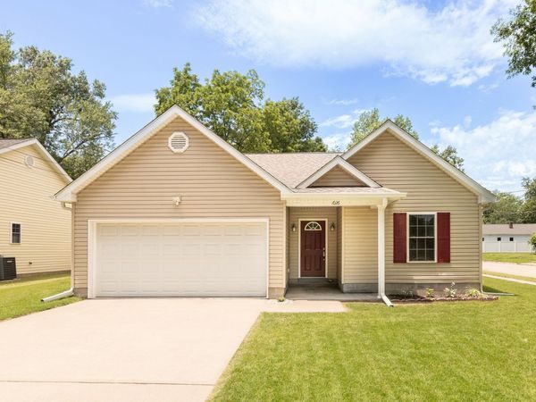 1026 N Carico Street , Carbondale, IL 62901