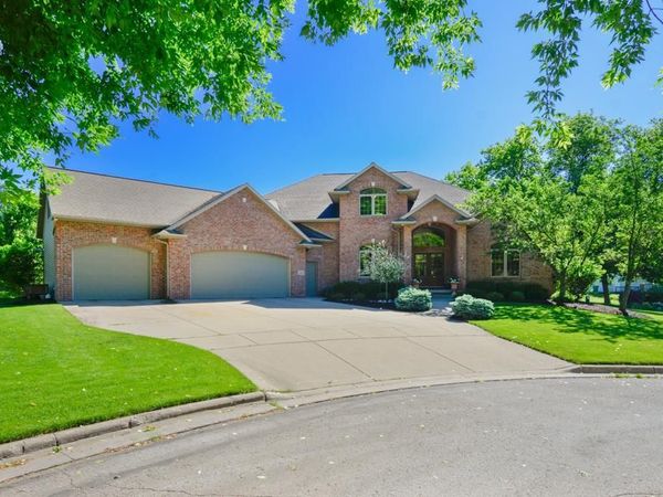 1521 ROYAL CROWN COURT, Green Bay, WI 54313