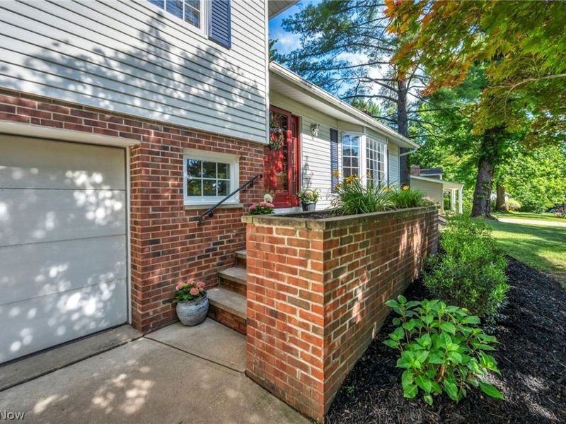 6827 Cranbrook Drive, Brecksville, OH 44141 Photo 4