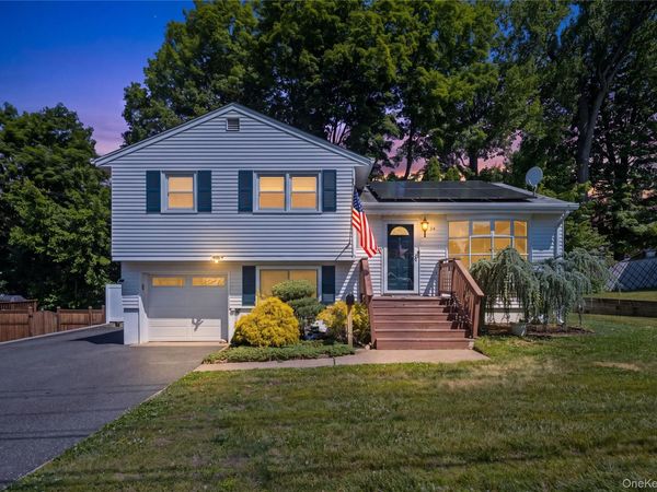 24 Maplewood Boulevard , Suffern, NY 10901
