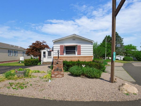 18 Sunset Lane, Plainville, MA 02762