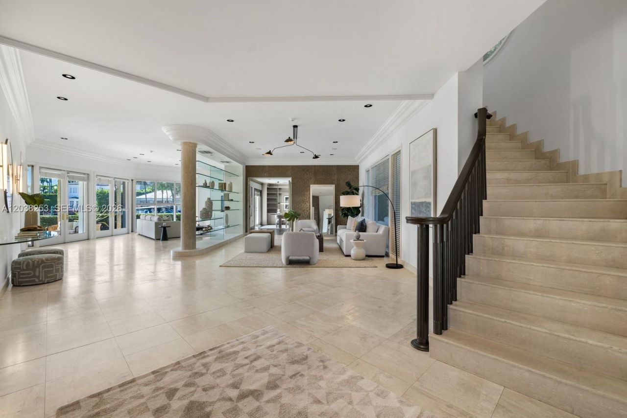 6500 N Bay Rd , Miami Beach, FL 33141 Photo