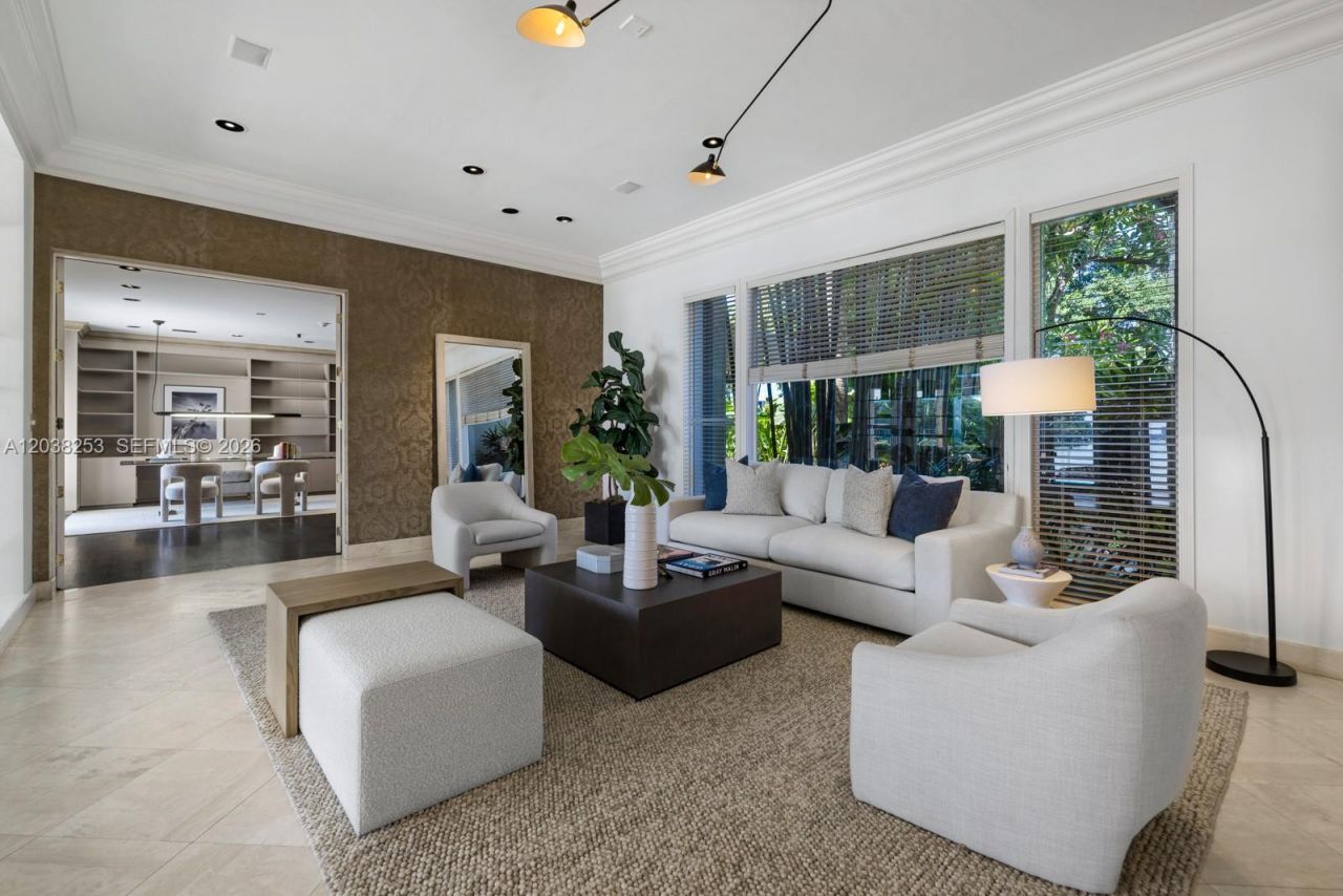 6500 N Bay Rd, Miami Beach, FL 33141 Photo