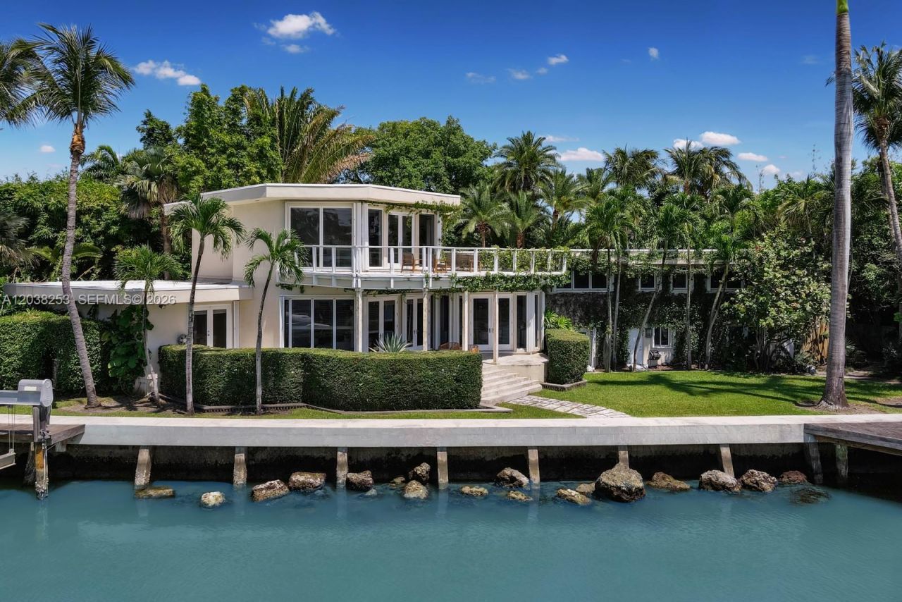 6500 N Bay Rd , Miami Beach, FL 33141 Photo