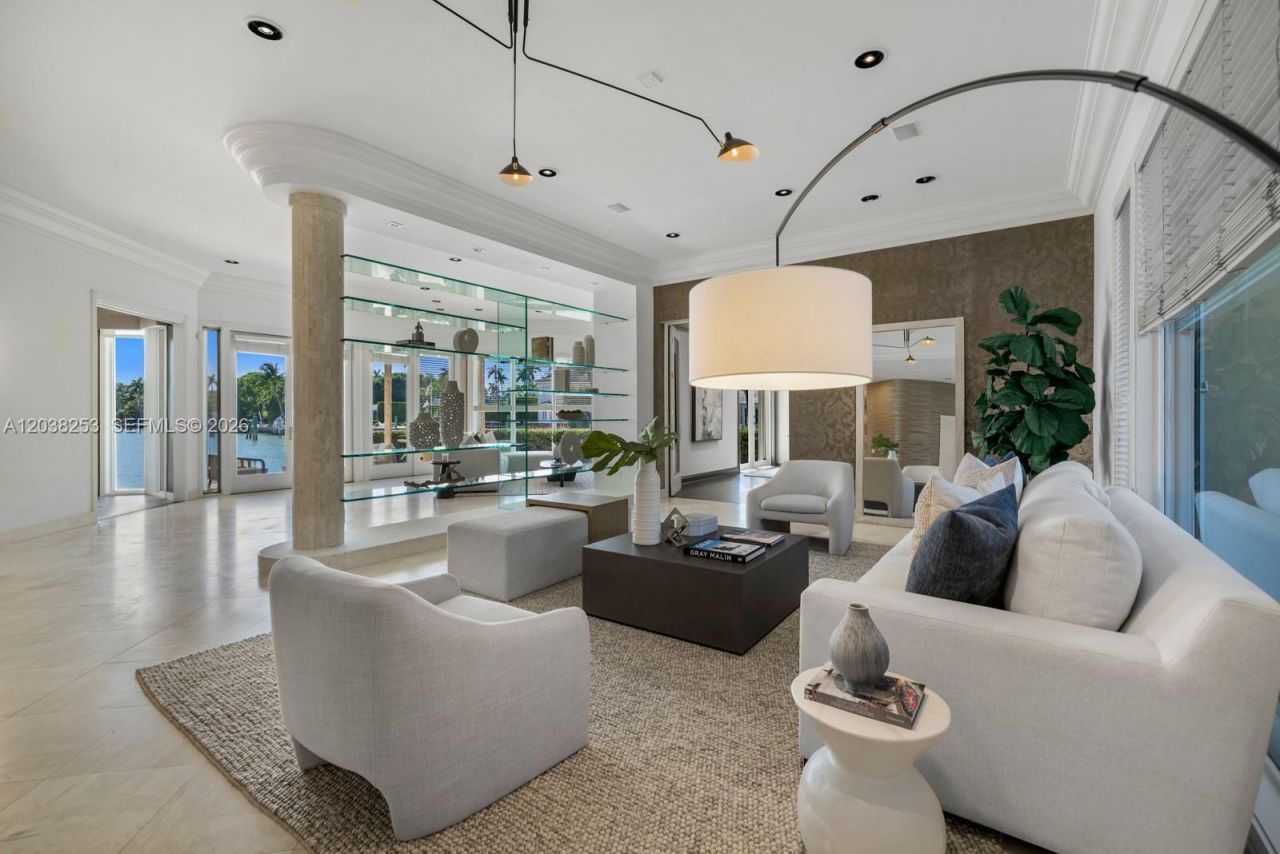 6500 N Bay Rd, Miami Beach, FL 33141 Photo