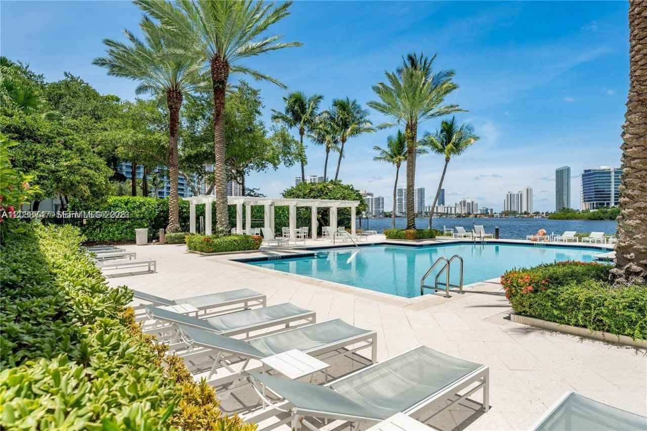 3125 NE 184th St, Unit 1305 w/ GA, Aventura, FL 33160 Photo