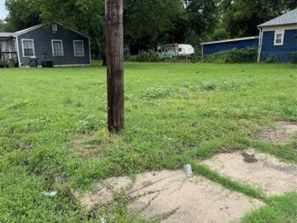 725 S 12th Street, Waco, TX 76706