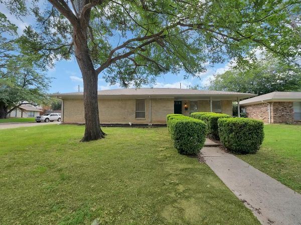 502 Pinebluff Drive , Lewisville, TX 75067
