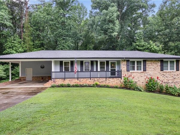 5041 Fitts Drive NE, Roswell, GA 30075
