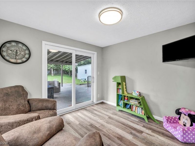 1307 Gordon Road , Lyndhurst, OH 44124 Photo 12