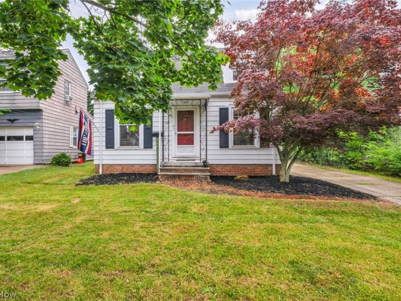1307 Gordon Road , Lyndhurst, OH 44124 Photo 4