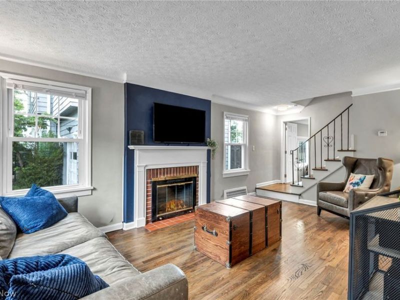 1307 Gordon Road , Lyndhurst, OH 44124 Photo 8