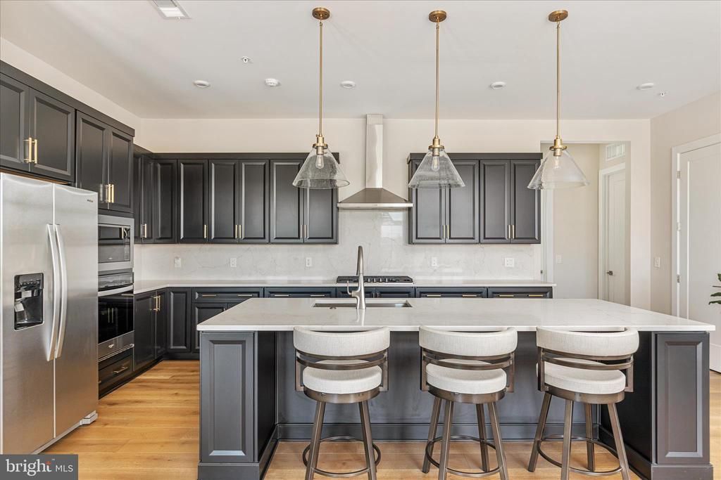 22127 Headwater Terrace, Unit 400, Ashburn, VA 20148 Main Photo