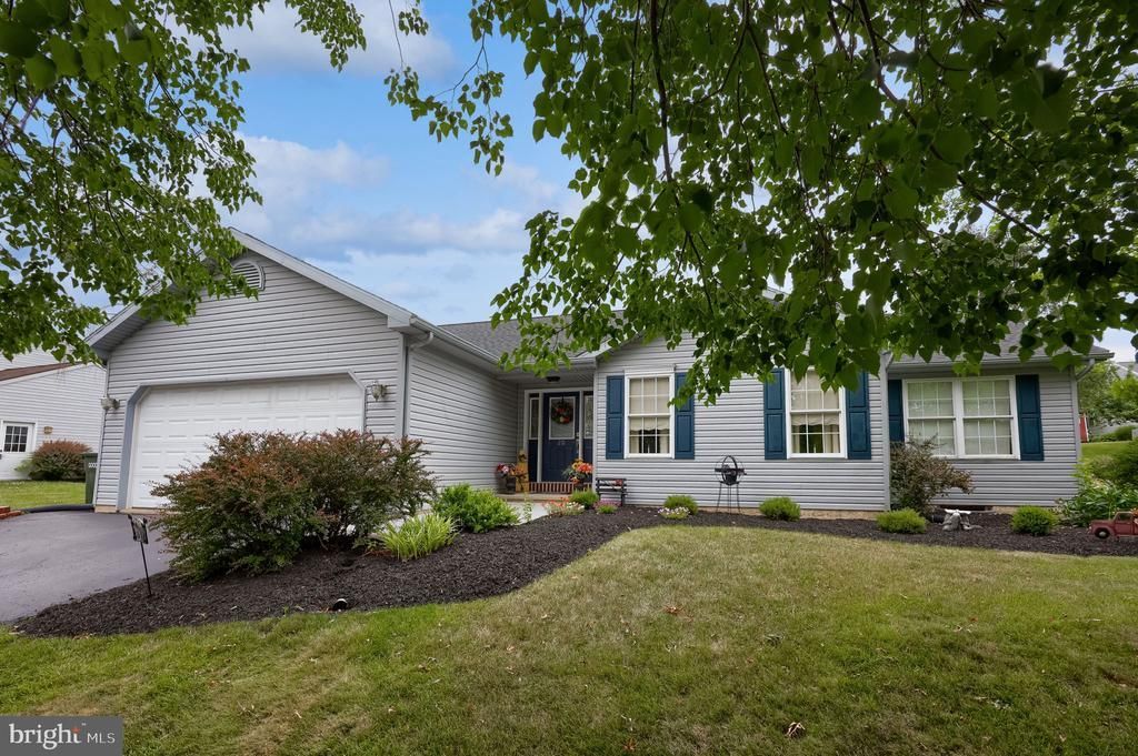 20 ROSEMONT DRIVE , DENVER, PA 17517