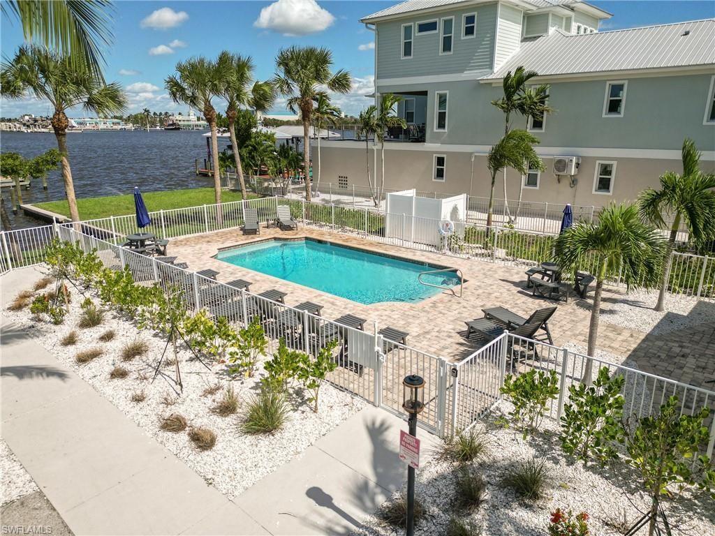 276 Delmar Ave, Fort Myers Beach, FL 33931 Photo