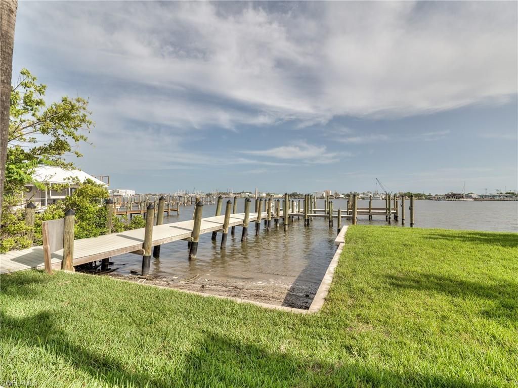 276 Delmar Ave, Fort Myers Beach, FL 33931 Photo