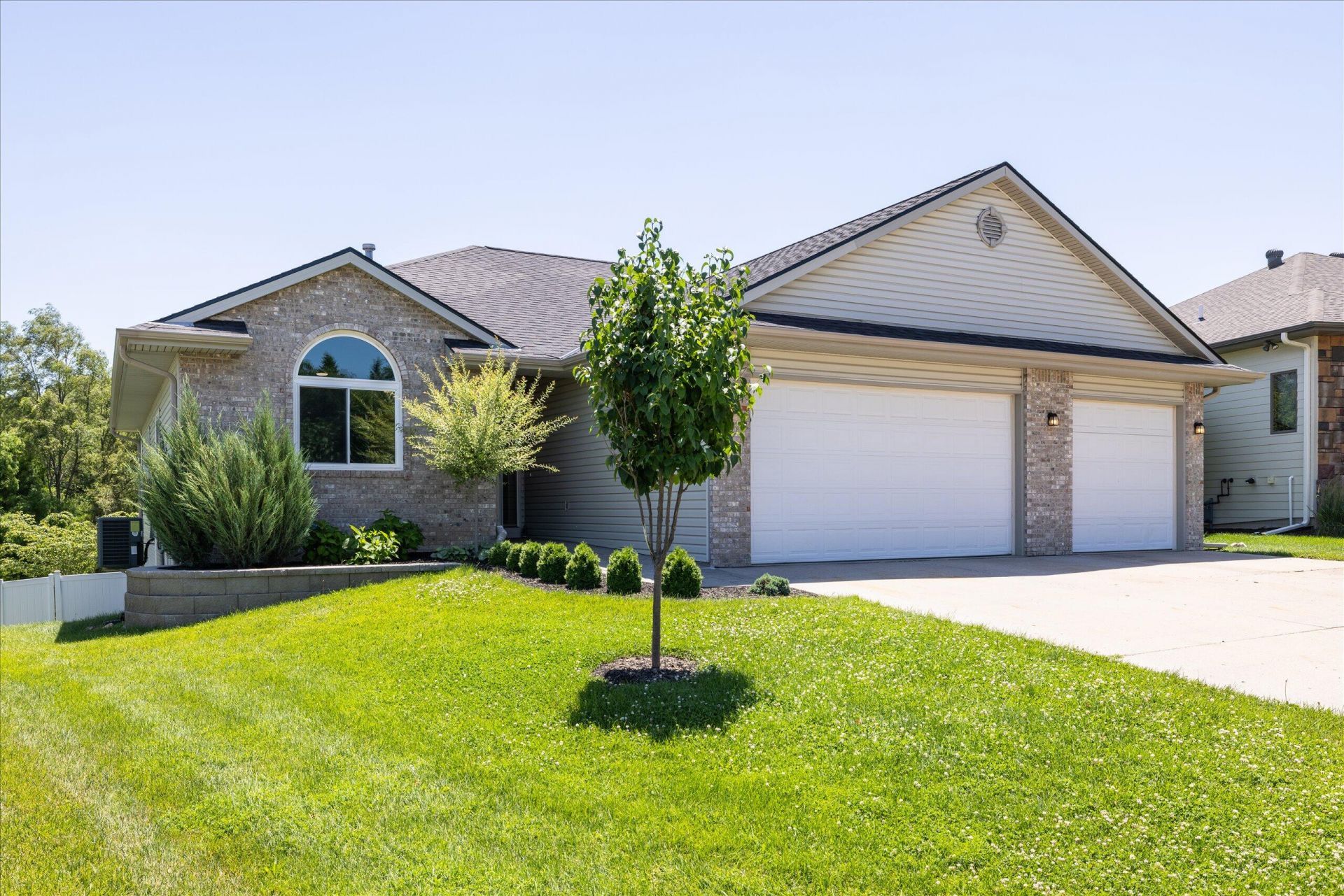 230 E View Drive, Council Bluffs, IA 51503 Main Photo