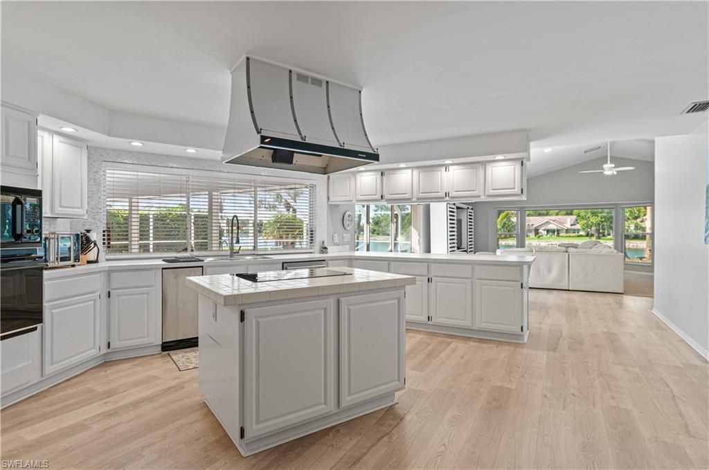 559 Henley Dr, Naples, FL 34104 Photo