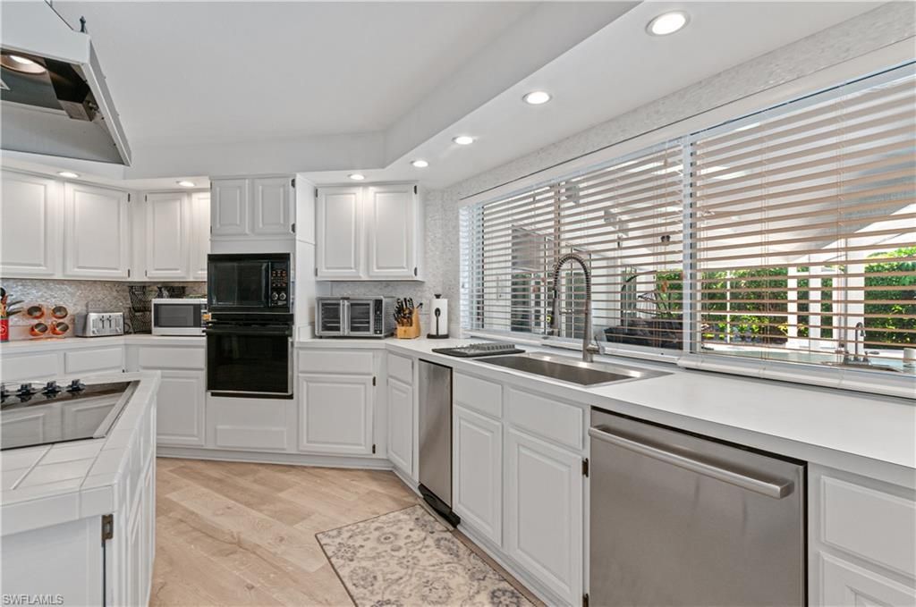 559 Henley Dr, Naples, FL 34104 Photo