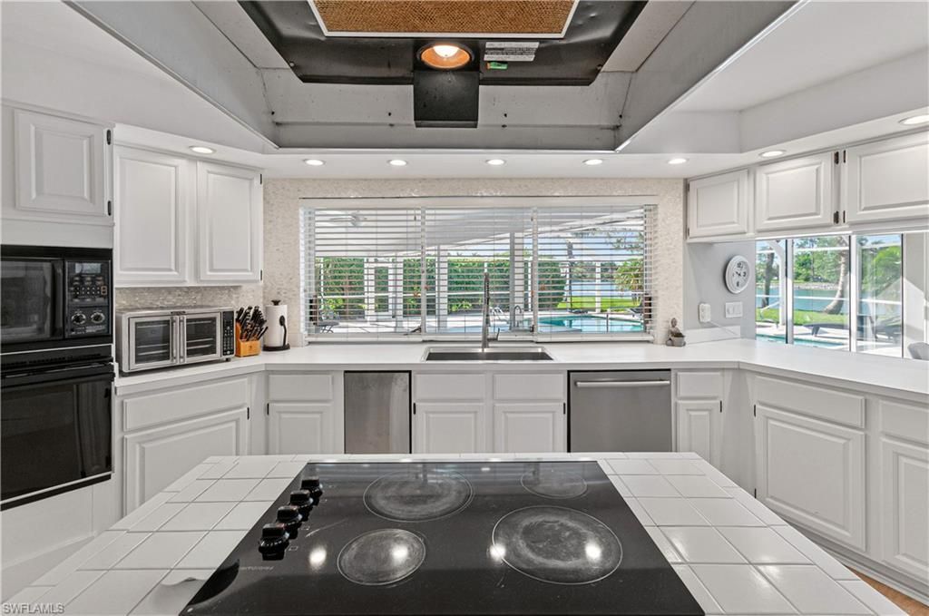 559 Henley Dr, Naples, FL 34104 Photo