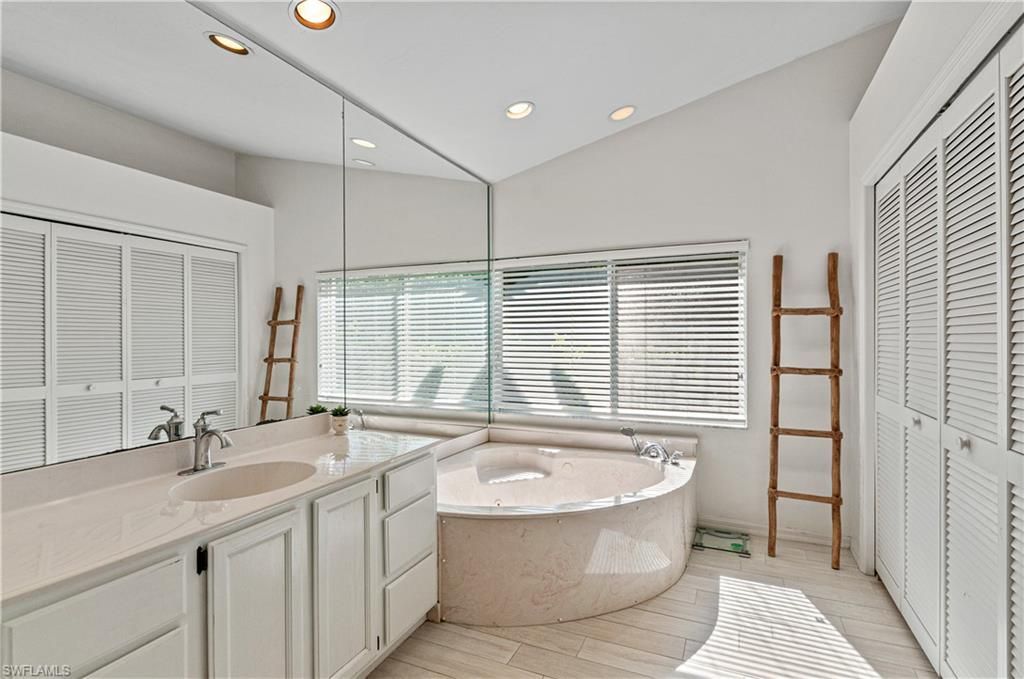 559 Henley Dr, Naples, FL 34104 Photo