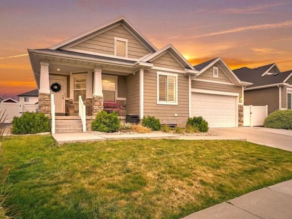 464 S HARMONY DR, Layton, UT 84041