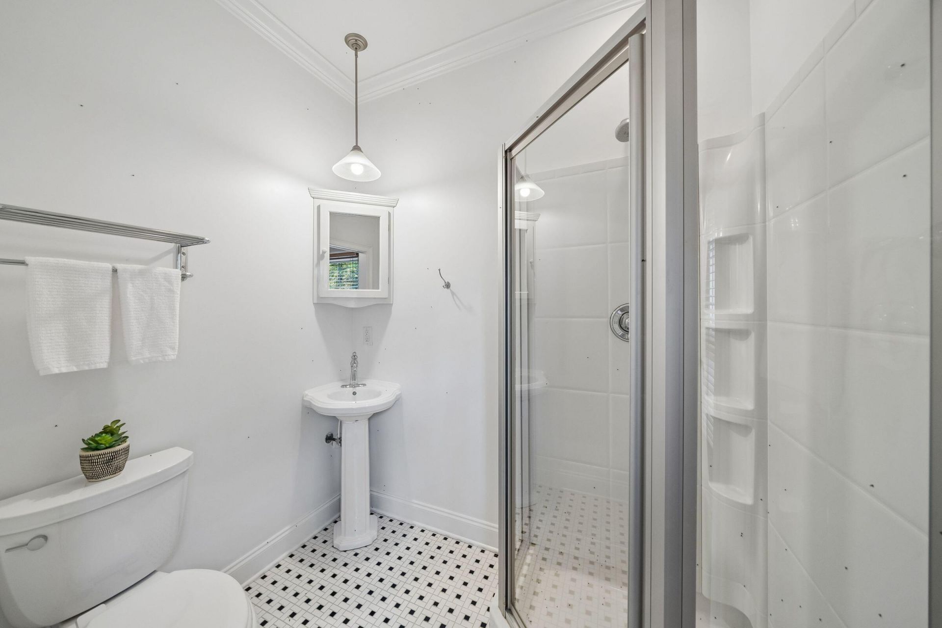 110 Feldman Court Photo 20
