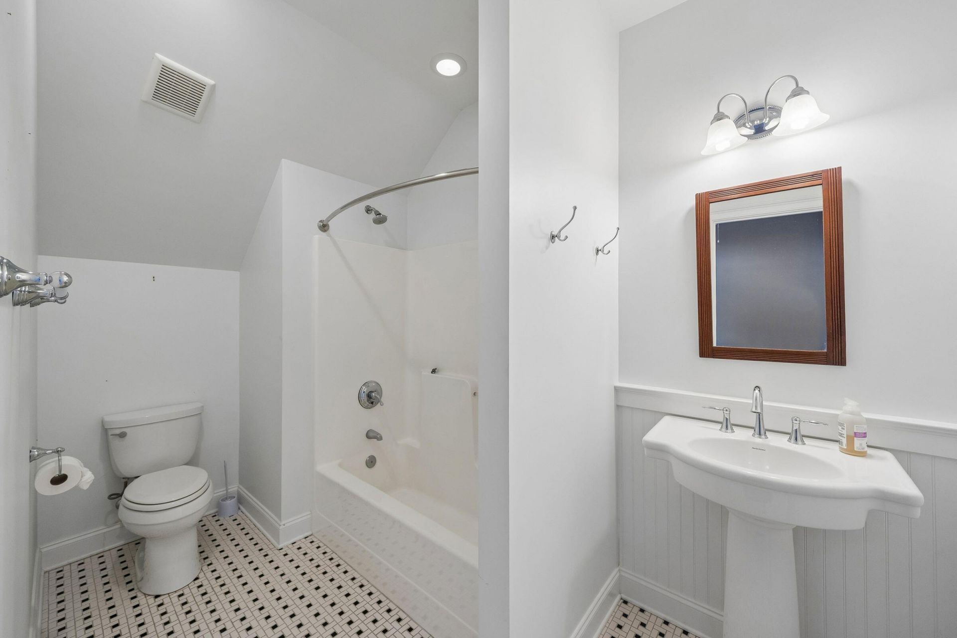 110 Feldman Court Photo 27