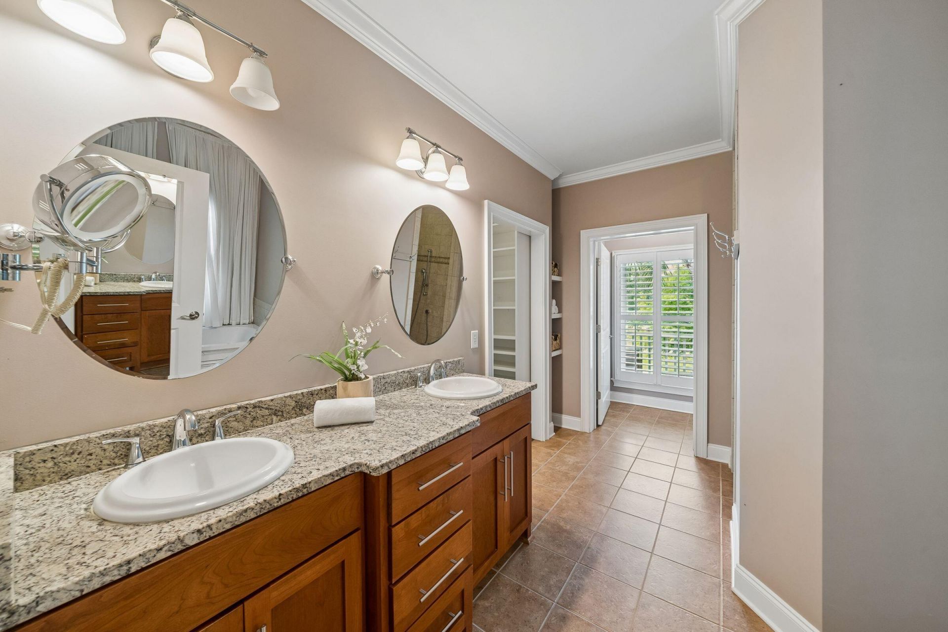 110 Feldman Court Photo 31