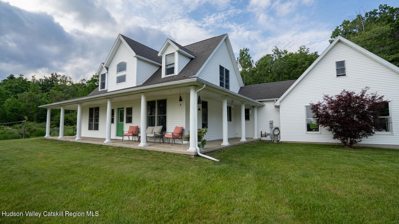 45 Stonebridge Way, Poestenkill, NY 12140 Main Photo