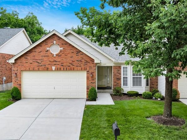 1335 Kensington Way Drive, Ellisville, MO 63011