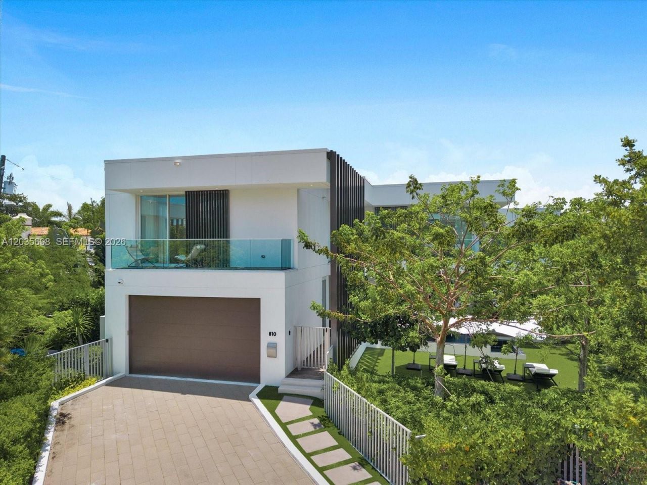 810 W 47 Ct, Miami Beach, FL 33140 Photo