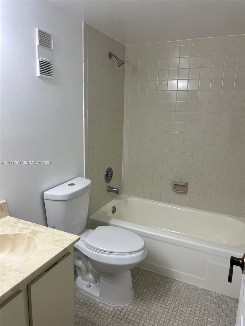 8610 N Sherman Cir , Unit 504, Miramar, FL 33025 Photo