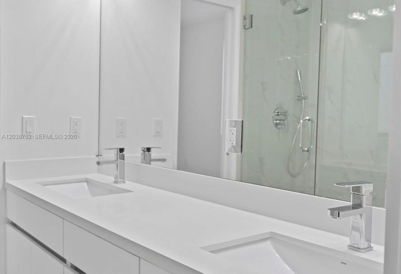 3374 Perry Frow Dr , Unit B, Miami, FL 33133 Photo