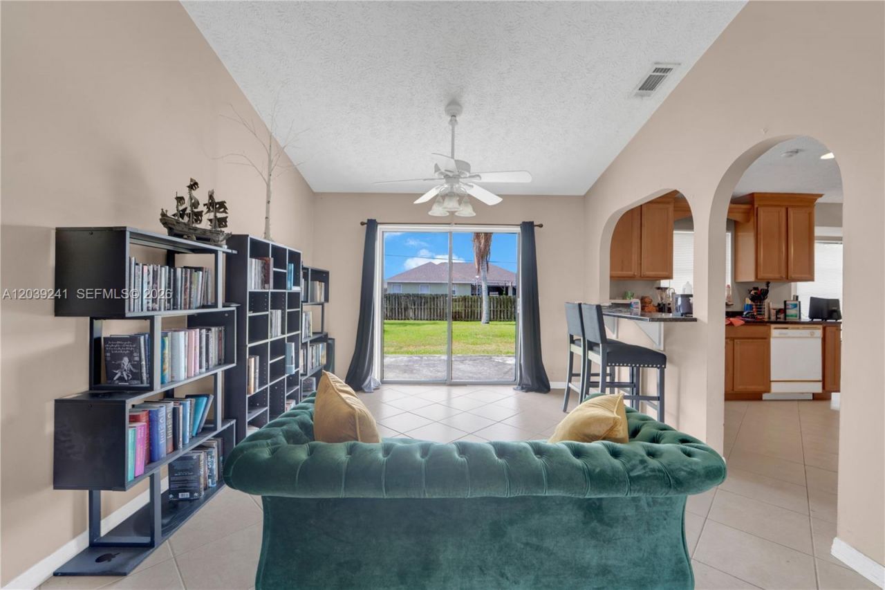 1074 SW Alcantarra , Port Saint Lucie, FL 34953 Photo