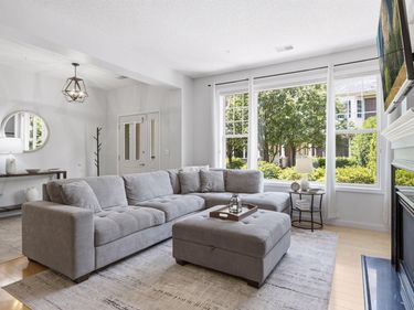 1530 Zarthan Avenue S, Unit 307, Saint Louis Park, MN 55416