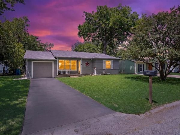203 E 7th Street, Kaufman, TX 75142