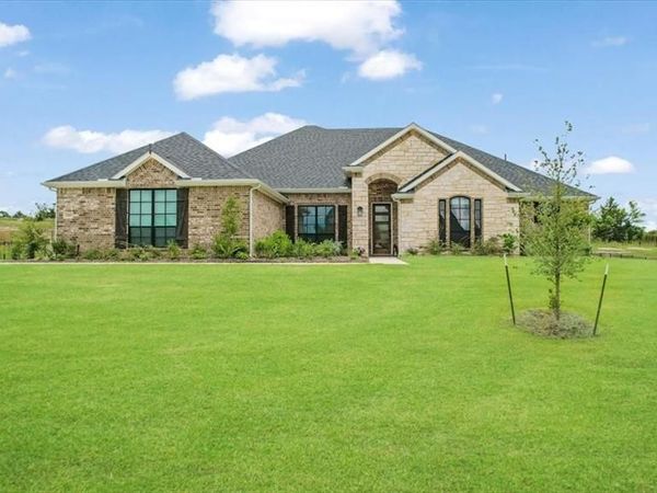 1080 Julian Drive, Van Alstyne, TX 75495