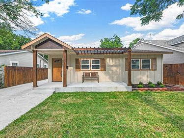 2717 Townsend Drive, Fort Worth, TX 76110