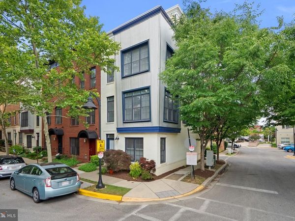 5601 44TH AVENUE, HYATTSVILLE, MD 20781