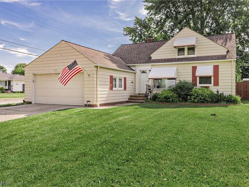1649 Gilbert Drive, Mayfield Heights, OH 44124 Photo 1
