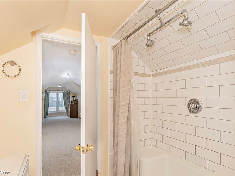 1649 Gilbert Drive, Mayfield Heights, OH 44124 Photo 23