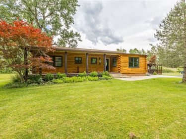 4516 Clover Street, Honeoye Falls, NY 14472