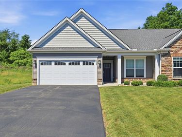 6028 Redfield Drive , Farmington, NY 14425