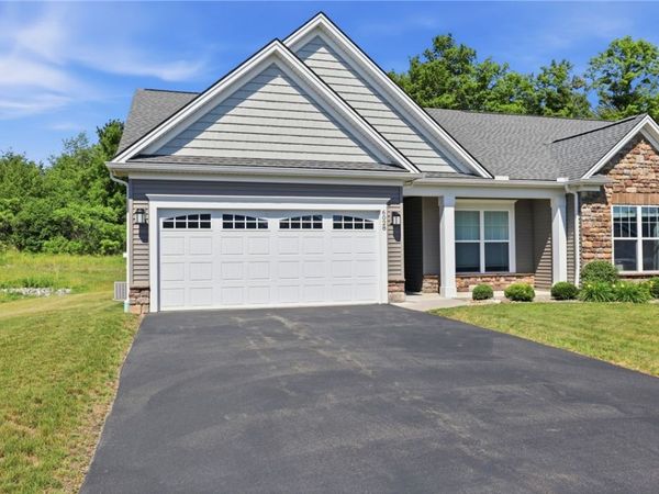 6028 Redfield Drive, Farmington, NY 14425