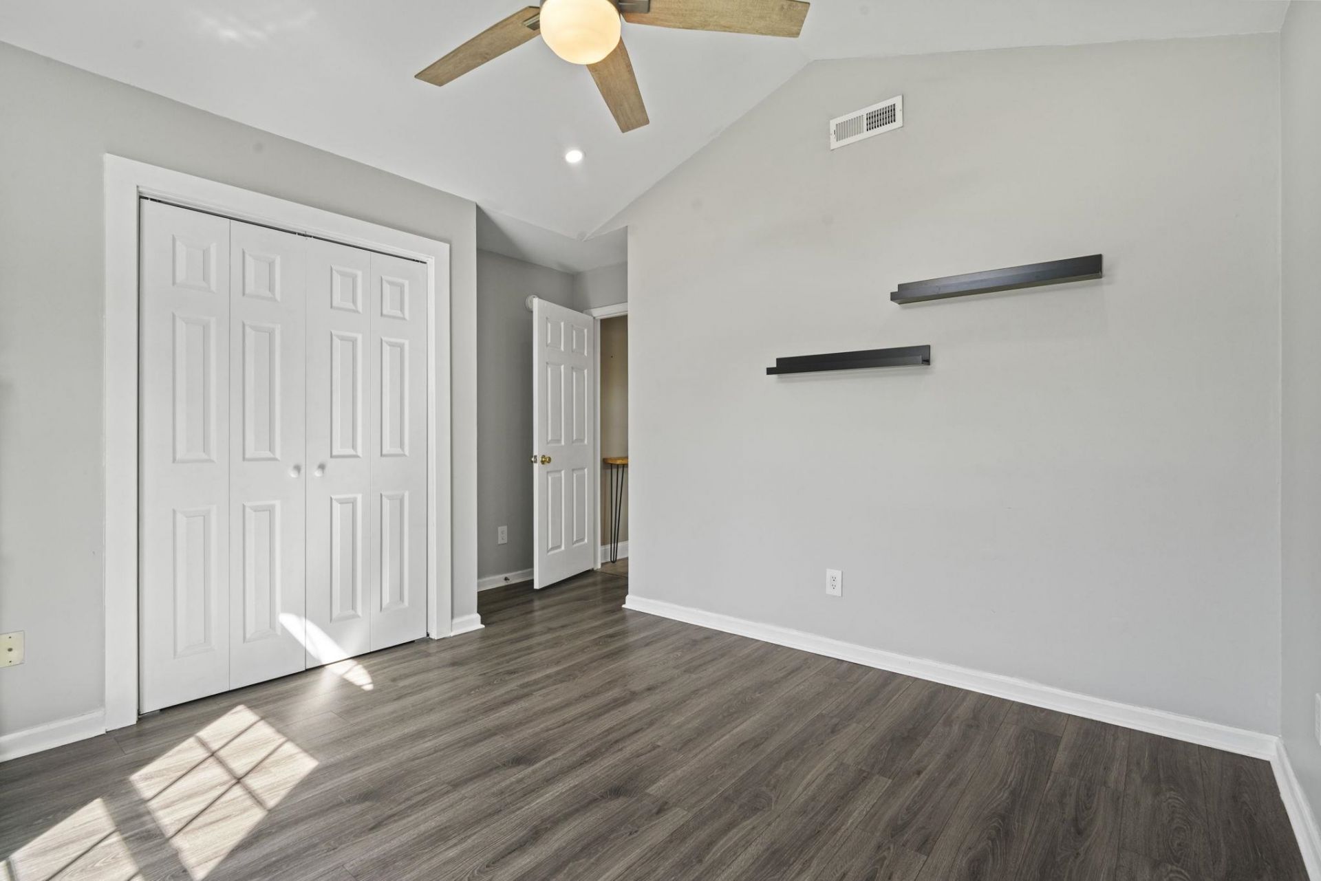 262 Palladium Dr.  Photo 32