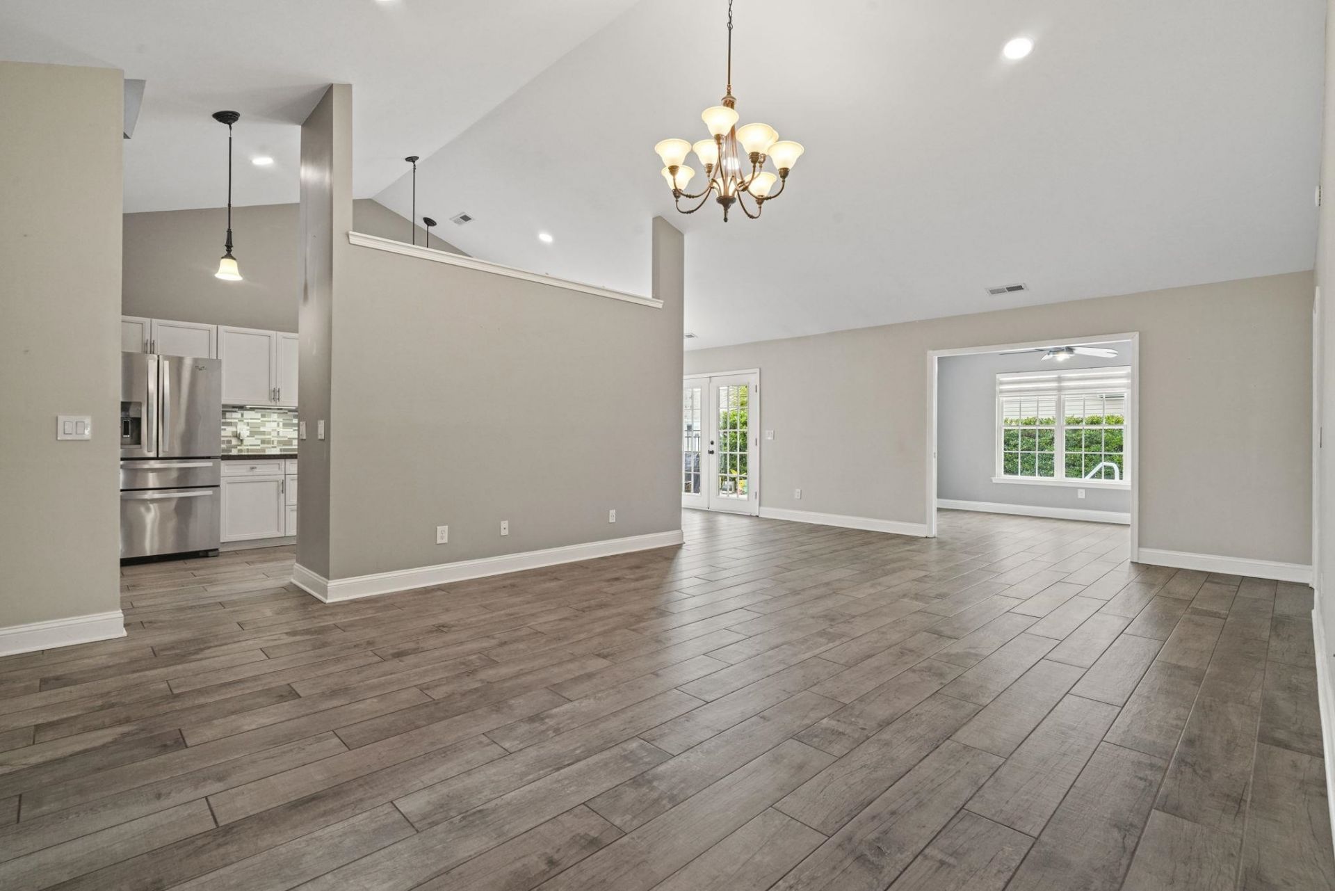 262 Palladium Dr.  Photo 6