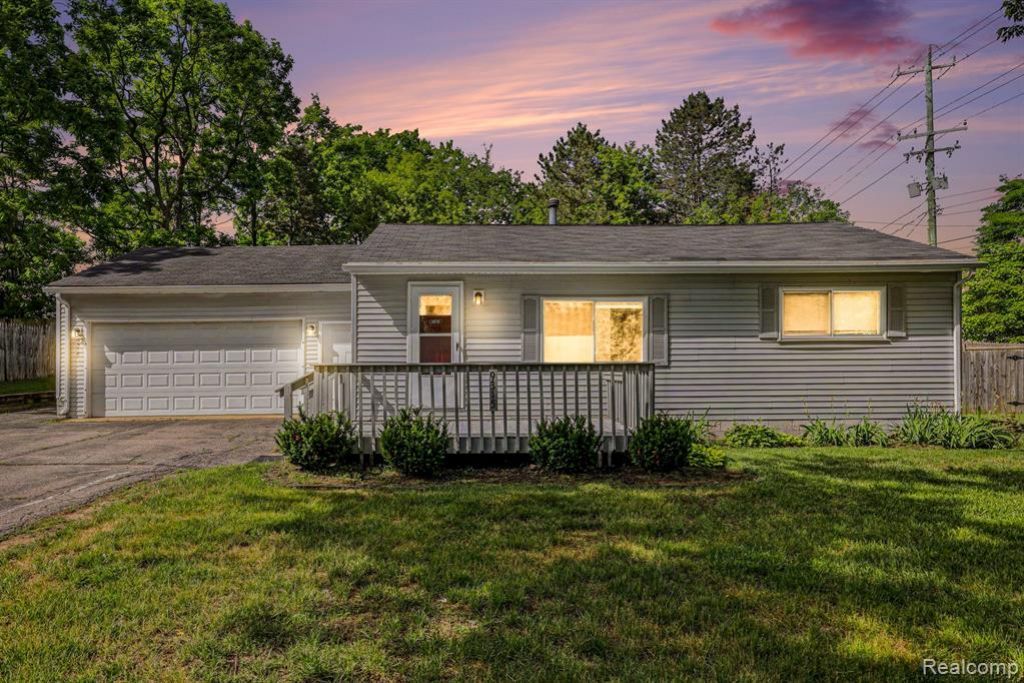 9315 Hillcrest Road, Springfield Township, MI 48348 Main Photo