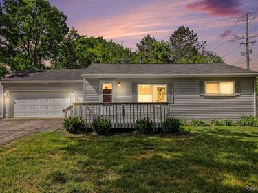 9315 Hillcrest Road, Springfield Twp, MI 48348